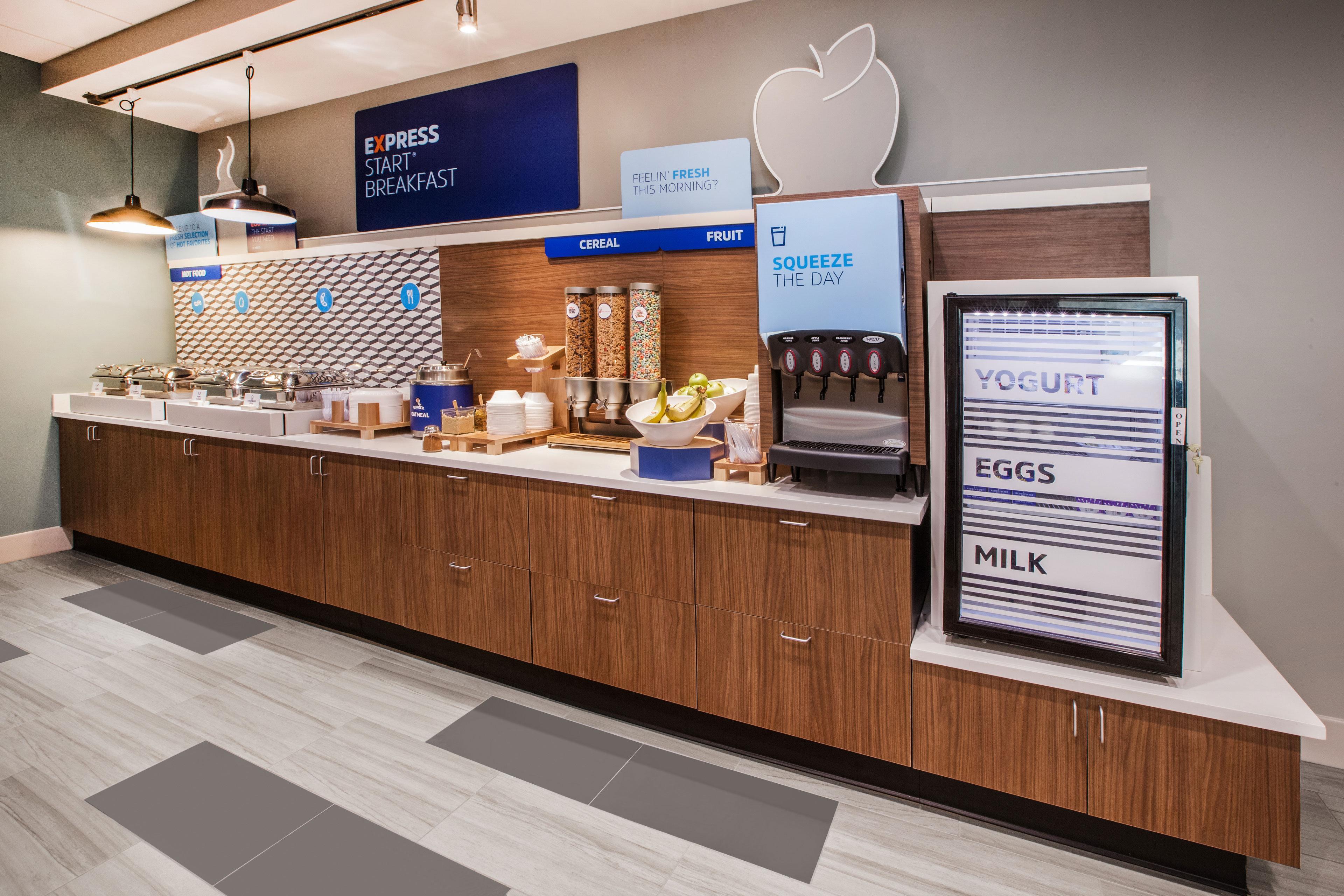 Holiday Inn Express - Alliance By Ihg Exterior photo