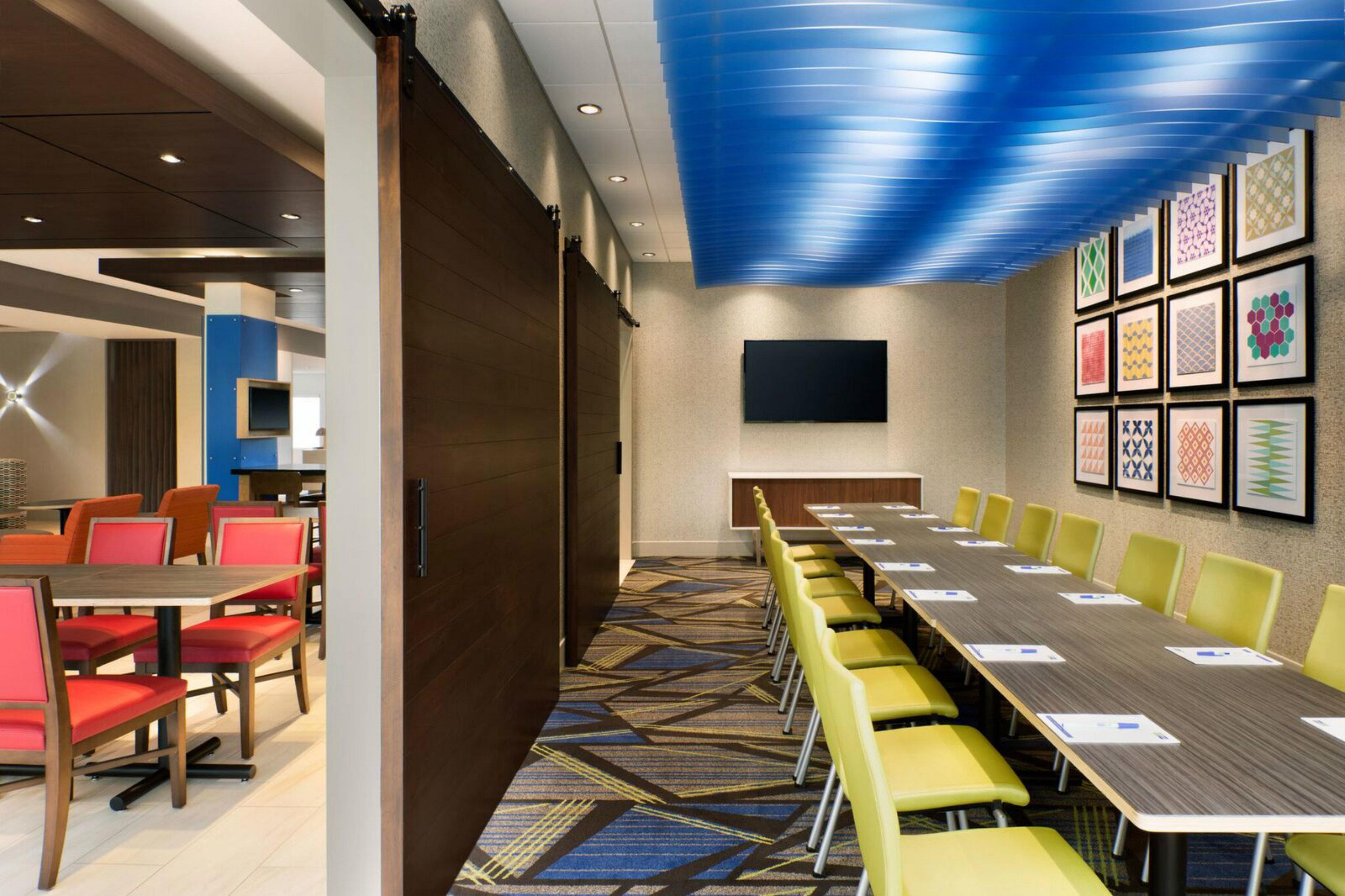 Holiday Inn Express - Alliance By Ihg Exterior photo
